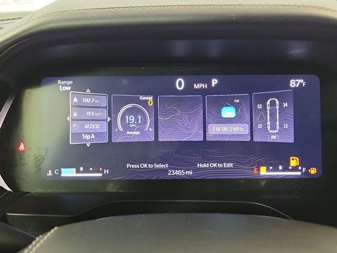 Used 2023 Jeep Grand Cherokee L Overland w/ Luxury Tech Group IV RWD image 18