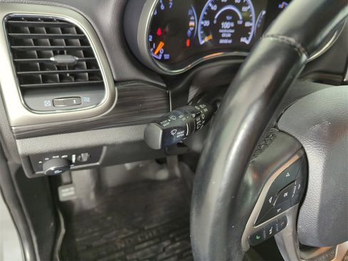 Used 2021 Jeep Grand Cherokee Laredo X image 21