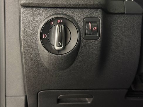 Used 2013 Volkswagen Tiguan SE FWD image 65