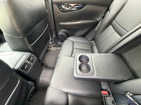 Used 2022 Nissan Rogue Sport SL w/ Premium Package FWD image 13