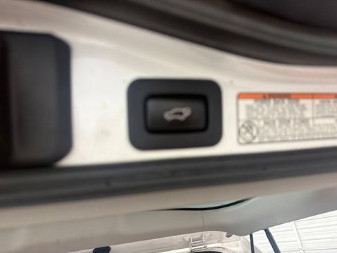 Used 2016 Lexus LX 570 4WD w/ Luxury Package image 32