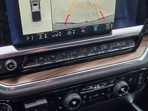 Used 2023 Chevrolet Silverado 1500 LT Trail Boss w/ LT Trail Boss Premium Package image 19