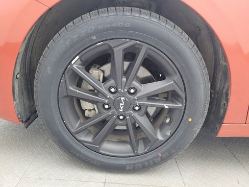 Used 2022 Kia Forte LXS FWD image 31