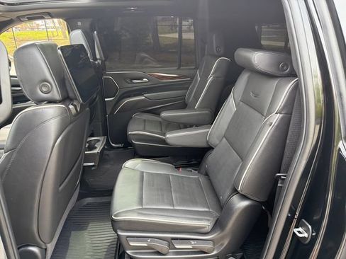 Used 2024 Cadillac Escalade ESV Premium Luxury w/ Performance Package AWD/4WD image 32