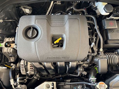 Used 2025 Kia Soul LX w/ LX Technology Package FWD image 30