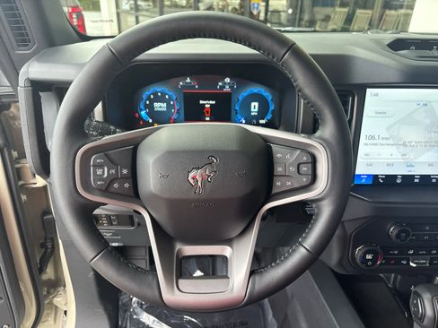 New 2025 Ford Bronco Badlands image 16