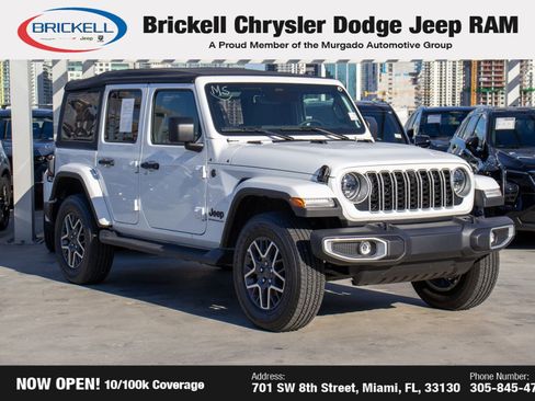 Used 2025 Jeep Wrangler Sahara image 3