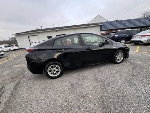 Used 2016 Toyota Prius Two image 11