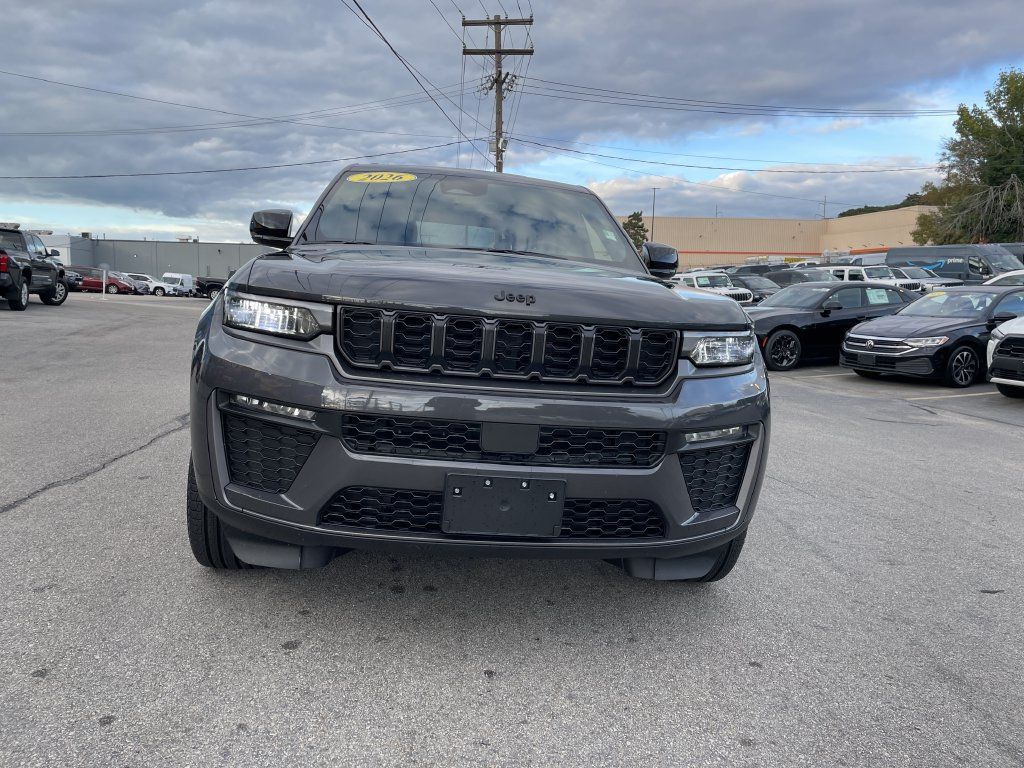 Used 2026 Jeep Grand Cherokee Limited w/ Limited Altitude Package AWD/4WD image 5