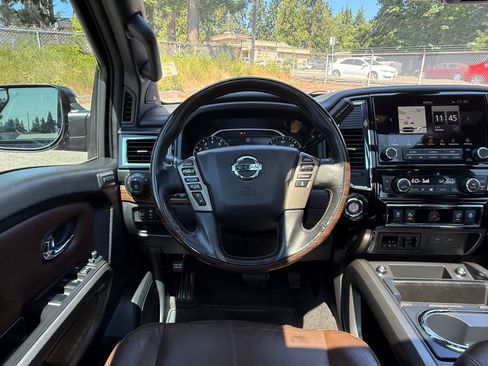 Used 2021 Nissan Titan Platinum Reserve w/ Moonroof Package RWD image 10
