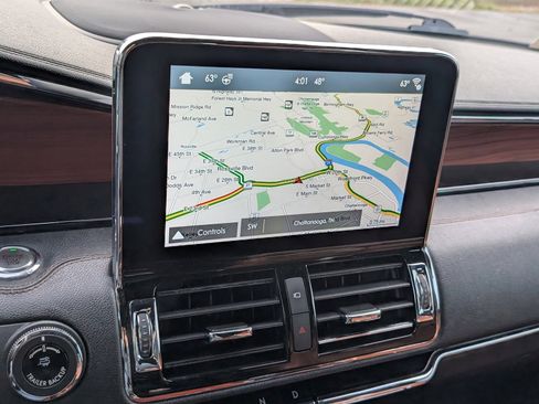 Used 2018 Lincoln Navigator L Reserve w/ Technology Package image 10