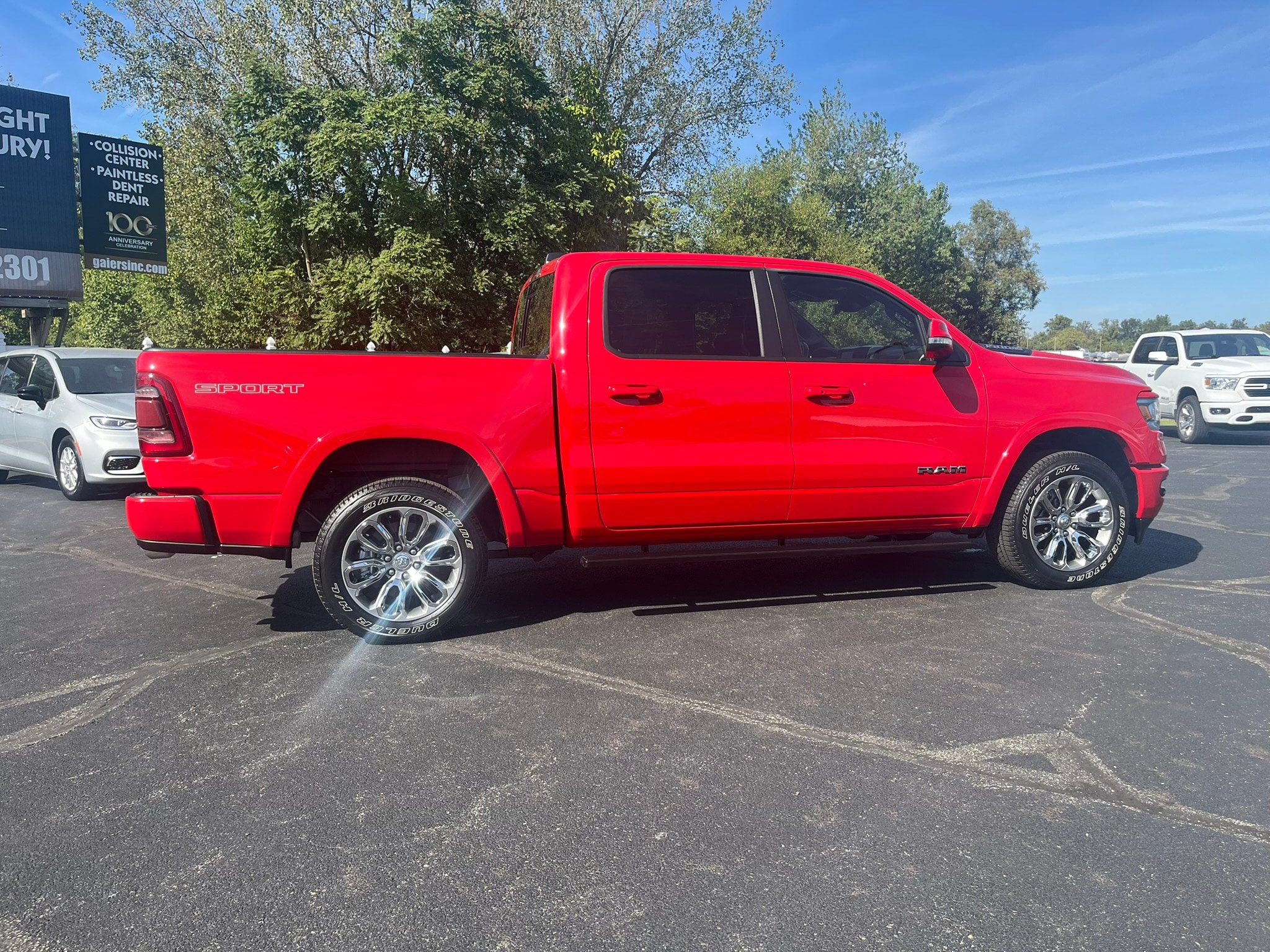 Used 2021 RAM 1500 Laramie w/ Sport Appearance Package AWD/4WD image 13