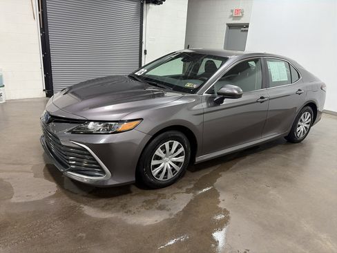 Used 2023 Toyota Camry LE image 6