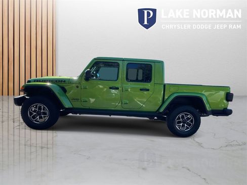New 2025 Jeep Gladiator Rubicon image 6