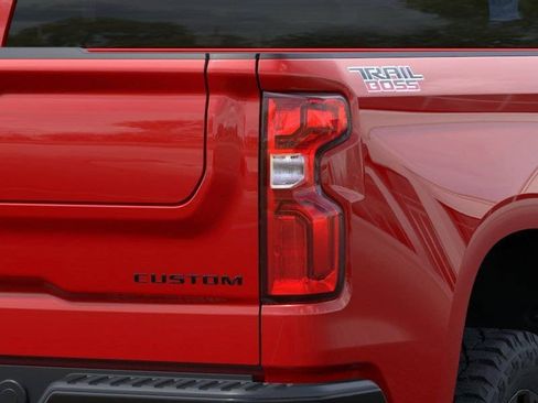 New 2026 Chevrolet Silverado 1500 Custom Trail Boss w/ LPO, Dark Essentials Package AWD/4WD image 11