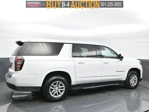 Used 2023 Chevrolet Suburban LT AWD/4WD image 6