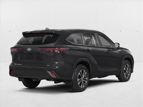 New 2026 Toyota Highlander XLE AWD/4WD image 2