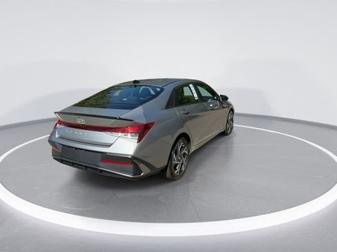 Used 2025 Hyundai Elantra Sport w/ Cargo Package FWD image 7