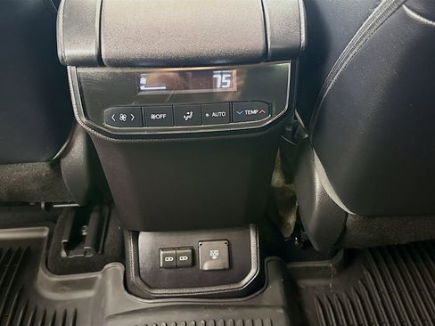 Certified 2022 Toyota Highlander Limited image 26