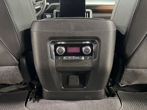 Certified 2025 GMC Yukon Denali image 29