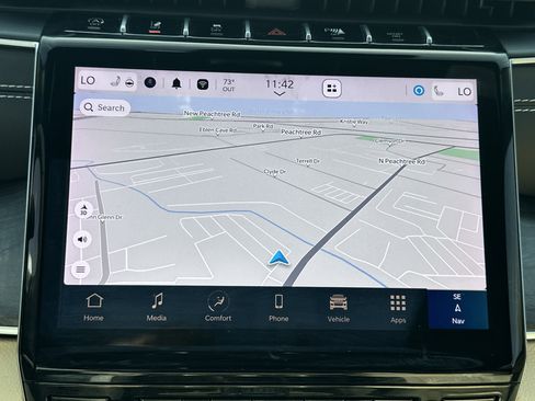 Used 2024 Jeep Grand Cherokee L Limited w/ Luxury Tech Group II image 34