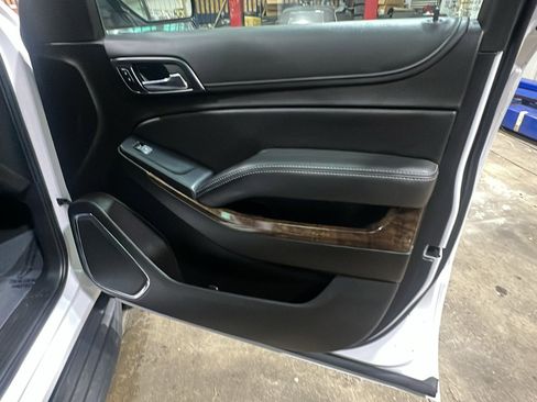 Used 2020 Chevrolet Tahoe 4WD image 19