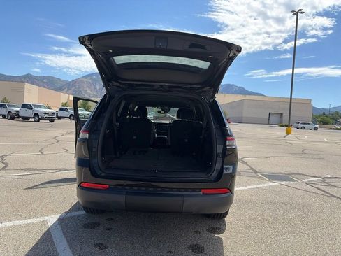 Used 2021 Jeep Grand Cherokee L Laredo AWD/4WD image 34