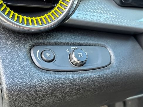 Used 2026 Chevrolet Trax LT w/ Driver Confidence Package image 28