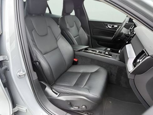 Used 2024 Volvo S60 B5 Core AWD/4WD image 14