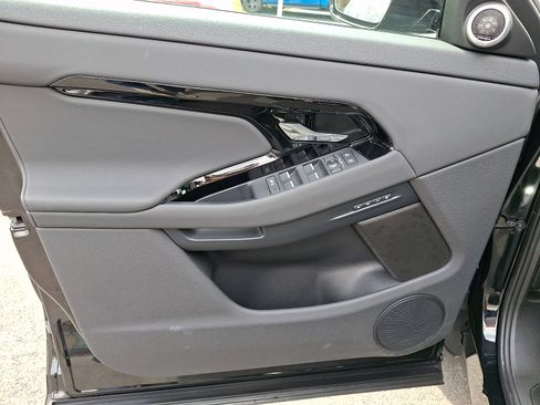 Used 2026 Land Rover Range Rover Evoque S image 13