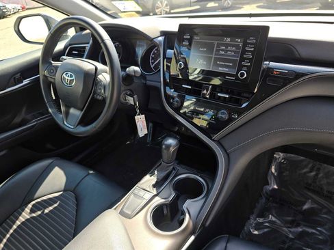 Used 2023 Toyota Camry SE FWD image 10