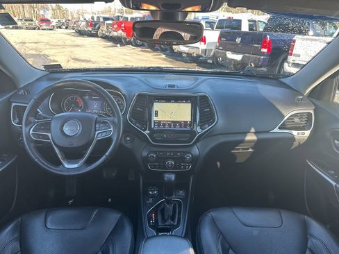 Used 2019 Jeep Cherokee Limited image 17