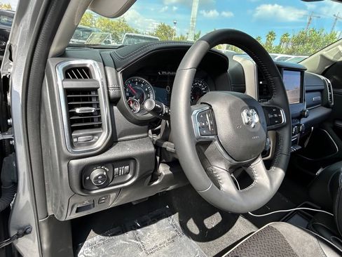 Used 2022 RAM 1500 Laramie image 32