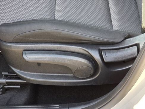 Used 2025 Kia Soul LX image 10