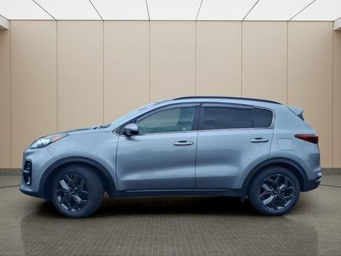 Used 2022 Kia Sportage Nightfall Edition FWD image 13