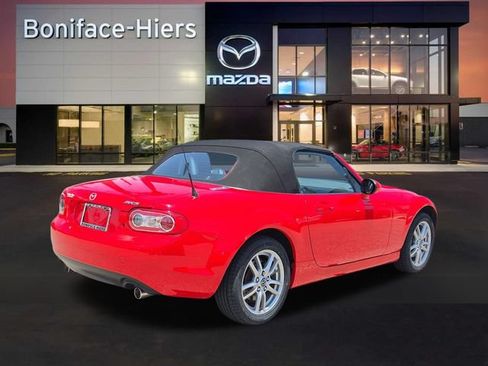 Used 2015 MAZDA MX-5 Miata Sport RWD image 4