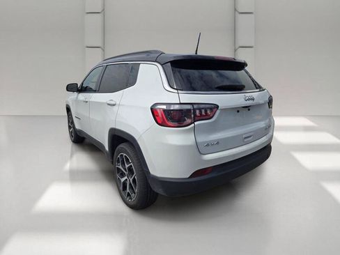 Used 2025 Jeep Compass Limited AWD/4WD image 5