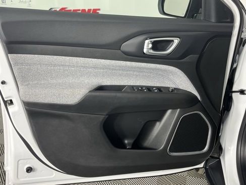 New 2025 Jeep Compass Latitude image 19