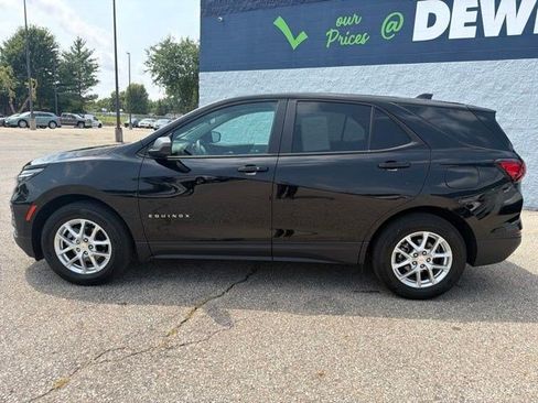 Used 2024 Chevrolet Equinox LS FWD image 2