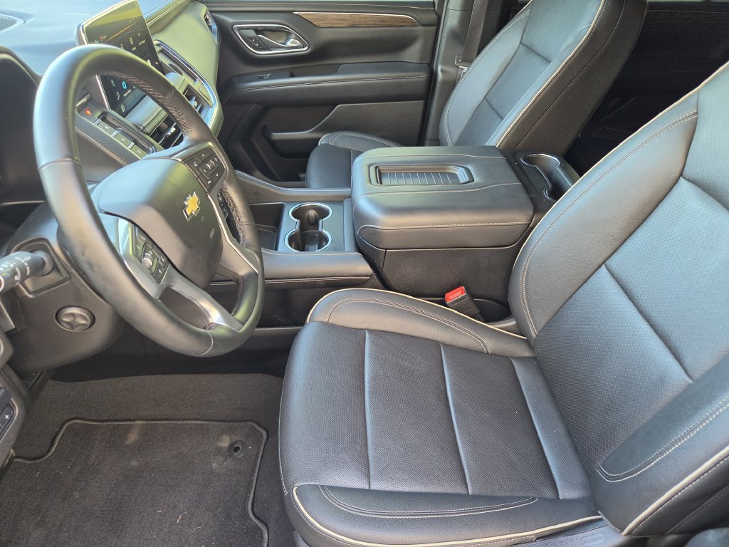 Used 2023 Chevrolet Suburban Premier w/ Premium Package RWD image 11