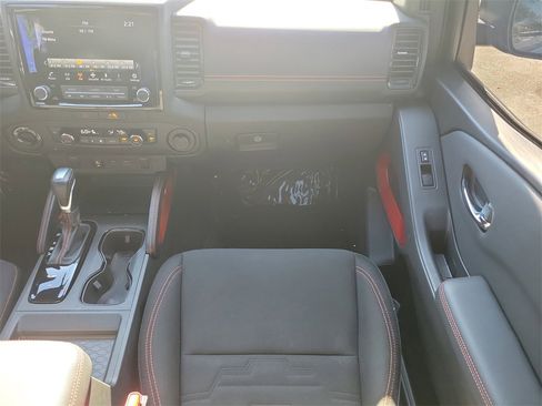 Used 2023 Nissan Frontier PRO-4X w/ Technology Package image 16
