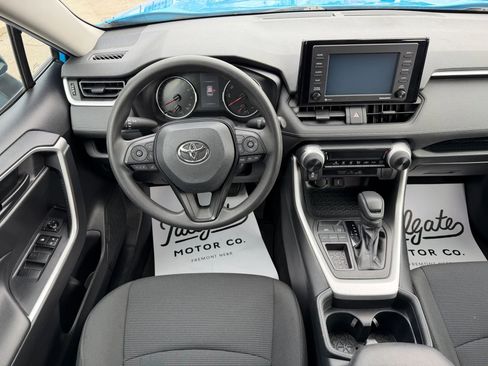 Used 2020 Toyota RAV4 LE w/ Carpet Mat Package FWD image 9