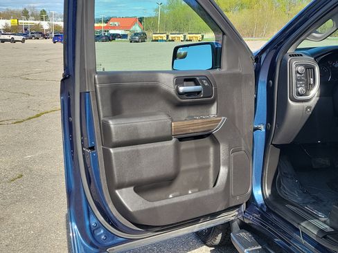 Used 2021 Chevrolet Silverado 1500 LT AWD/4WD image 15