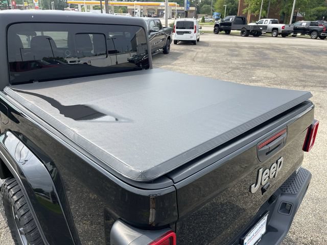 Used 2020 Jeep Gladiator Overland w/ Trailer Tow Package AWD/4WD image 22