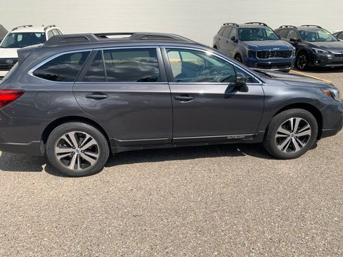 Used 2018 Subaru Outback 2.5i Limited AWD/4WD image 2