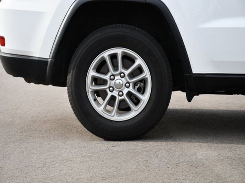 Used 2018 Jeep Grand Cherokee Laredo image 10