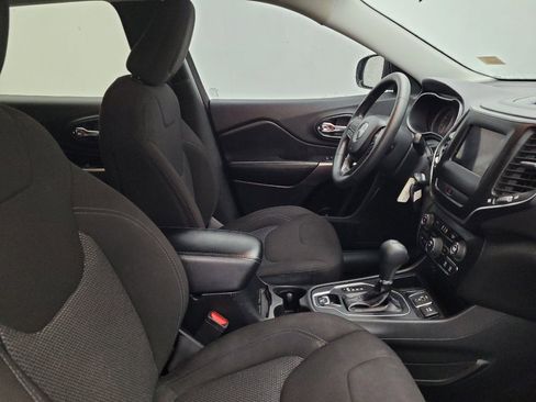 Used 2019 Jeep Cherokee Latitude w/ Popular Appearance Group image 21