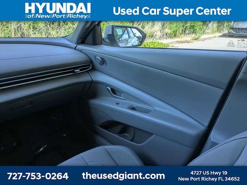 Used 2025 Hyundai Elantra Hybrid FWD image 18