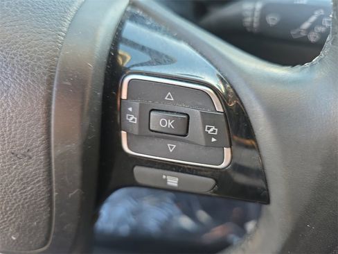 Used 2012 Volkswagen Touareg VR6 image 29