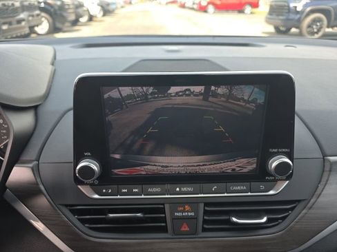 Used 2023 Nissan Altima 2.5 SV image 19